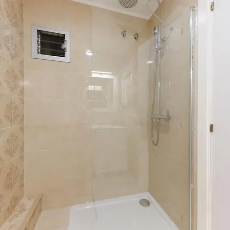 Bravissimo Figuerola, Spacious 3-bedroom Appartement