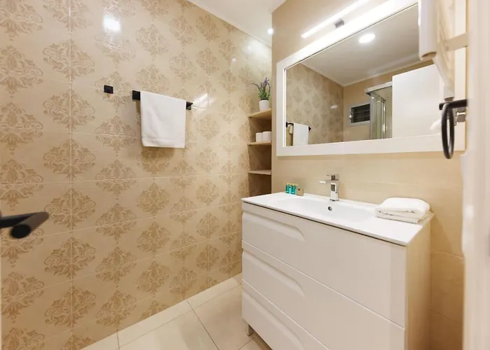 Bravissimo Figuerola, Spacious 3-bedroom * Girona