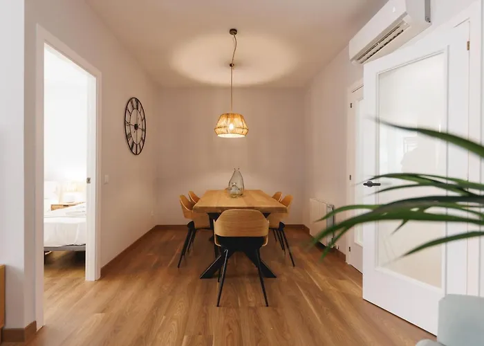 Bravissimo Figuerola, Spacious 3-bedroom * Girona