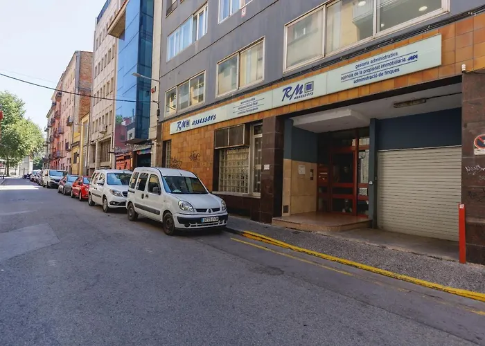 Bravissimo Figuerola, Spacious 3-bedroom * Gerona