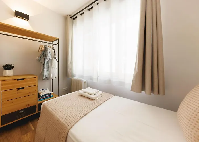 Bravissimo Figuerola, Spacious 3-bedroom Appartamento *