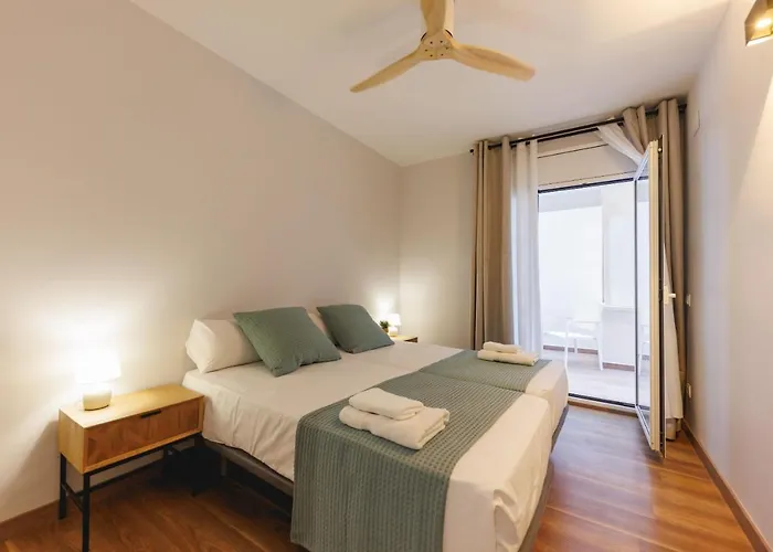 Appartamento Bravissimo Figuerola, Spacious 3-bedroom *