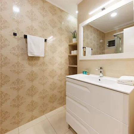 Bravissimo Figuerola, Spacious 3-bedroom * Girona